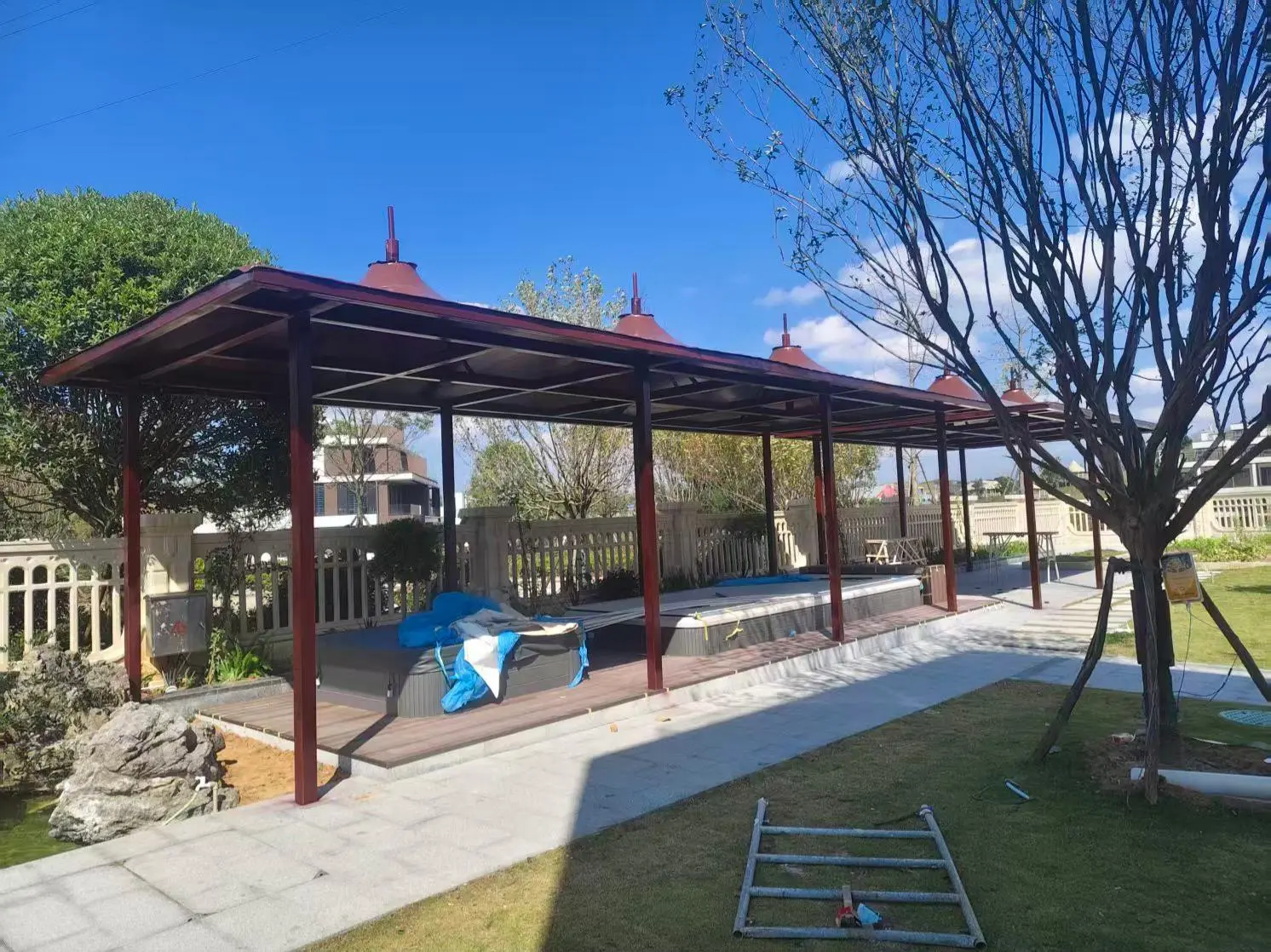 贵州黔西园区小区膜结构停车棚怎么选?本地源头工厂拆解三大坑,避开返修翻倍成本