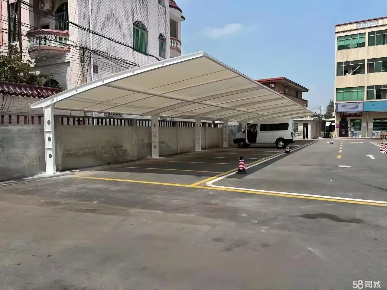贵州黔西膜结构工程科普：山地多雨强紫外环境，停车棚选材别只看低价